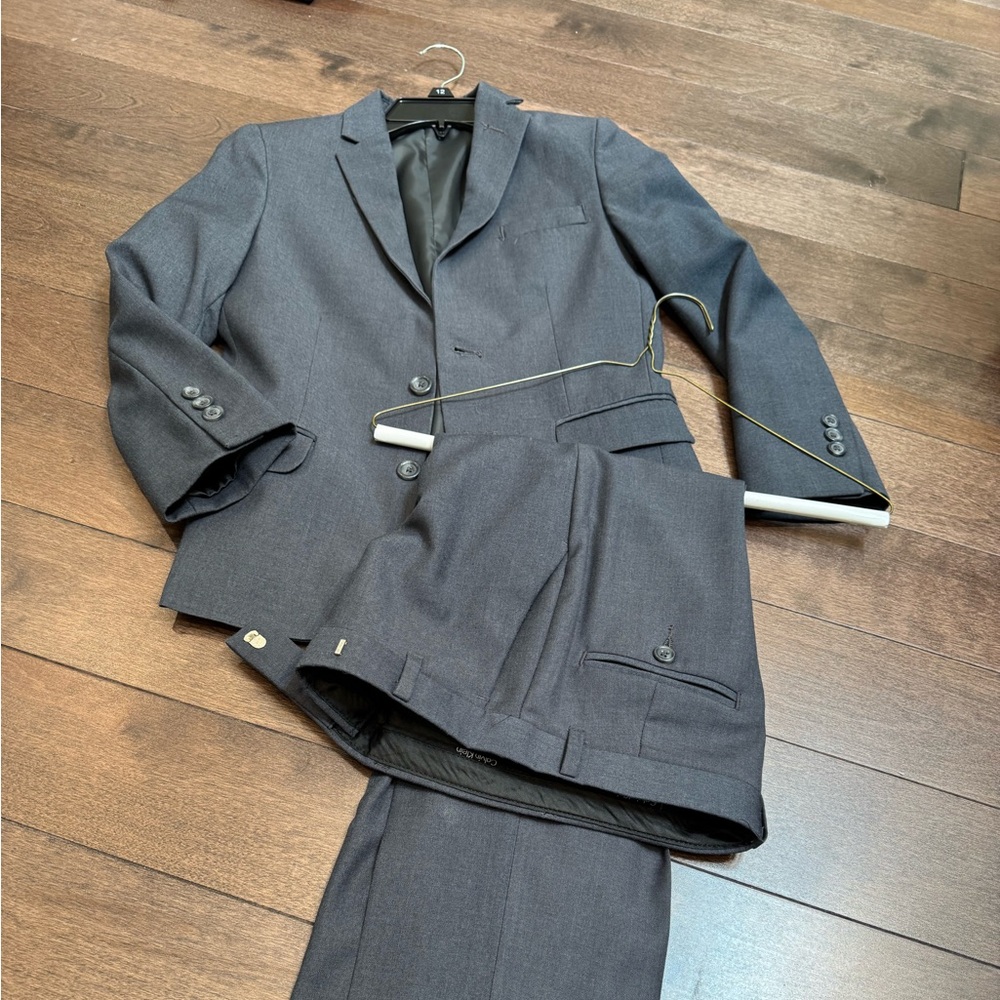 Boys Calvin Klein Gray Modern Suit Size 10R